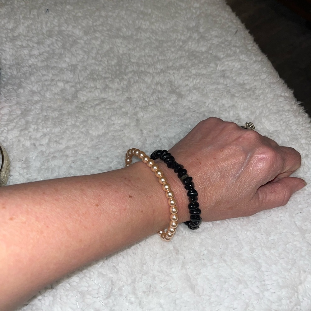 Bundle: Assorted Vintage Bracelets & Necklaces In… - image 2